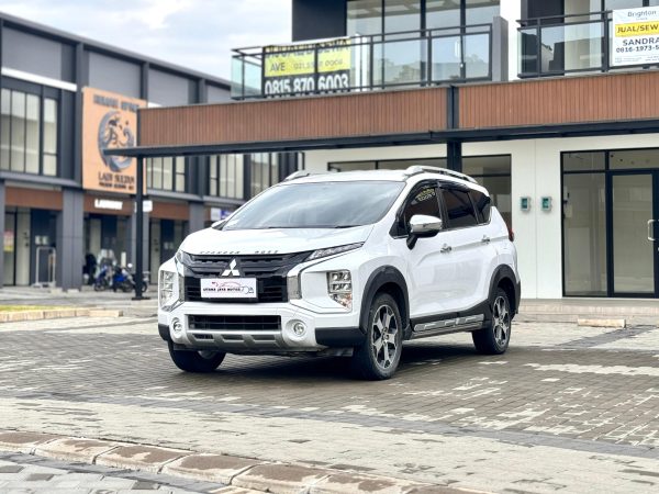 XPANDER CROSS PREMIUM AT PUTIH 2021 - Gambar 2