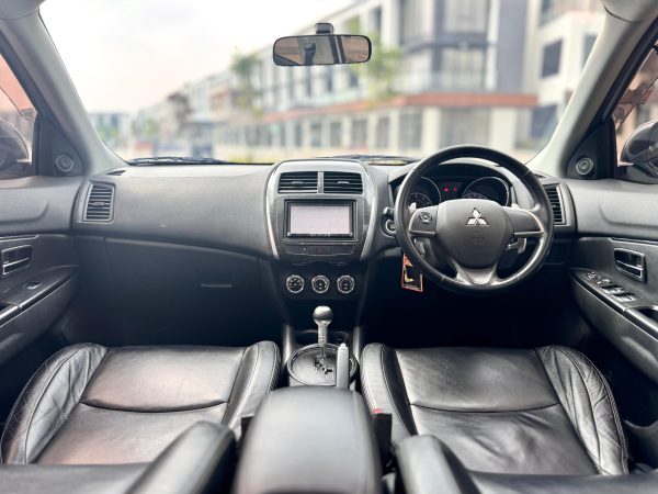 OUTLANDER PX AT PUTIH 2017 - Gambar 11