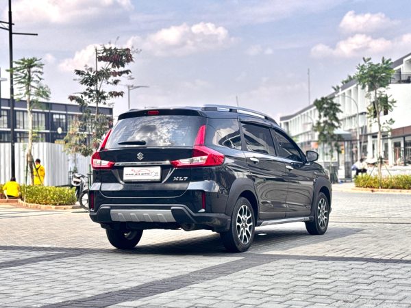 XL7 Beta AT Hitam 2021 - Gambar 5
