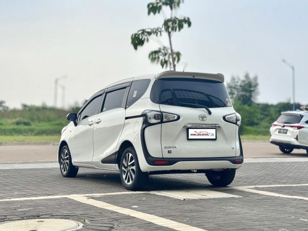 SIENTA V AT PUTIH 2021 - Gambar 5