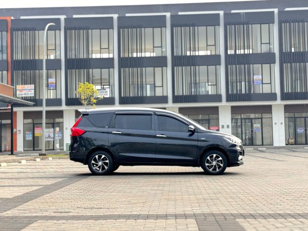 ERTIGA GX AT HITAM 2021 - Gambar 4