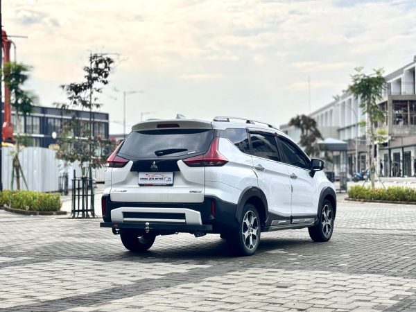 XPANDER CROSS PREMIUM AT PUTIH 2021 - Gambar 7