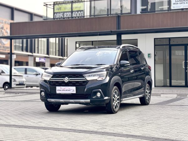 XL7 Beta AT Hitam 2021 - Gambar 2