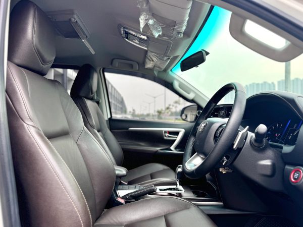 FORTUNER 2.4 VRZ TRD AT PUTIH 2019 - Gambar 9