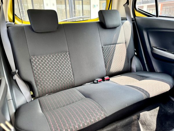 AYLA 1.2 R DELUXE AT KUNING 2022 - Gambar 13