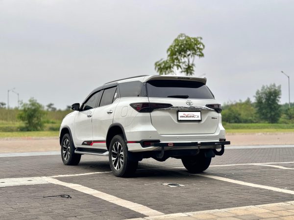 FORTUNER 2.4 VRZ TRD AT PUTIH 2019 - Gambar 5