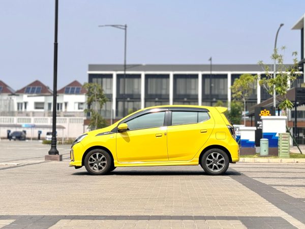 AYLA 1.2 R DELUXE AT KUNING 2022 - Gambar 7
