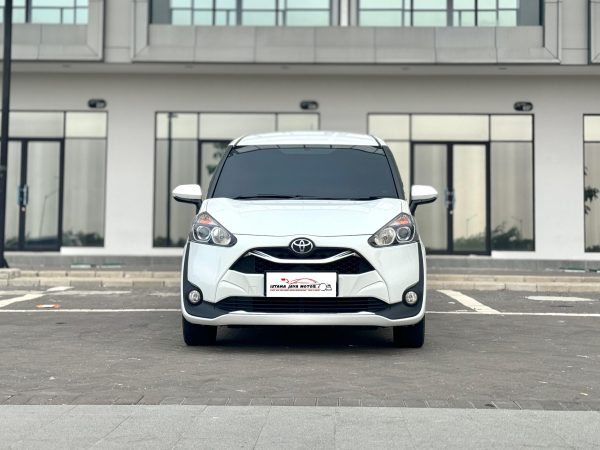 SIENTA V AT PUTIH 2021