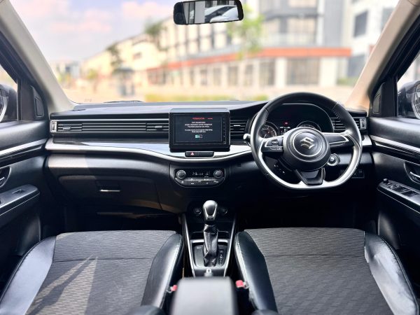 XL7 Beta AT Hitam 2021 - Gambar 10