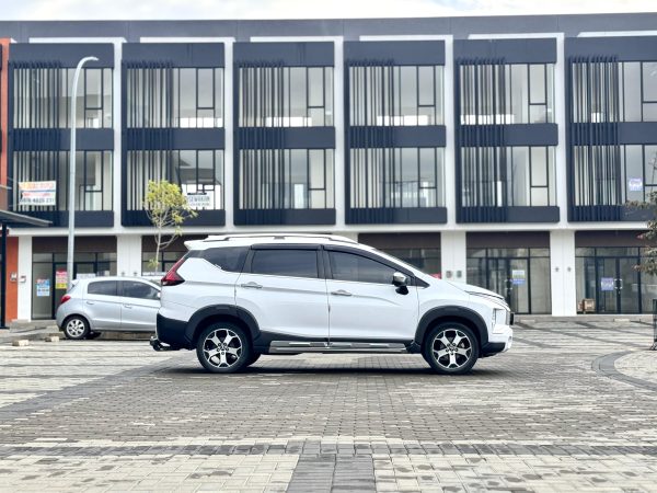 XPANDER CROSS PREMIUM AT PUTIH 2021 - Gambar 4