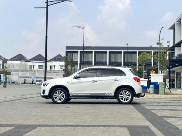 OUTLANDER PX AT PUTIH 2017 - Gambar 7