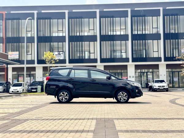 INNOVA 2.4 G AT HITAM 2022 - Gambar 7