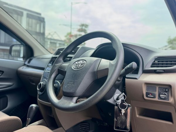 AVANZA 1.3 E AT HITAM 2018 - Gambar 9