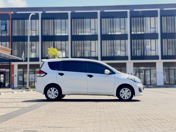 ERTIGA GX MT PUTIH 2018 - Gambar 4