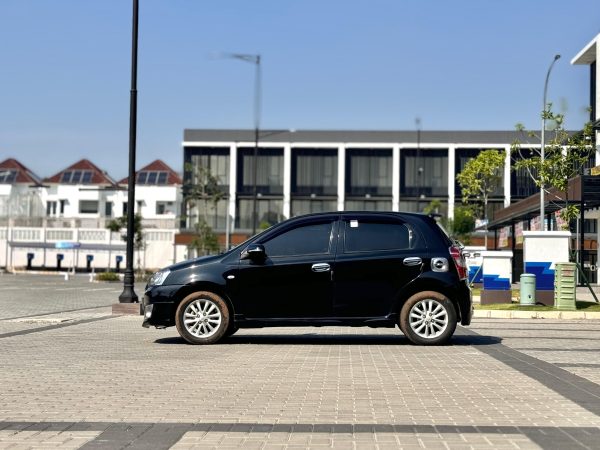 ETIOS VELCO G MT HITAM 2015 - Gambar 7