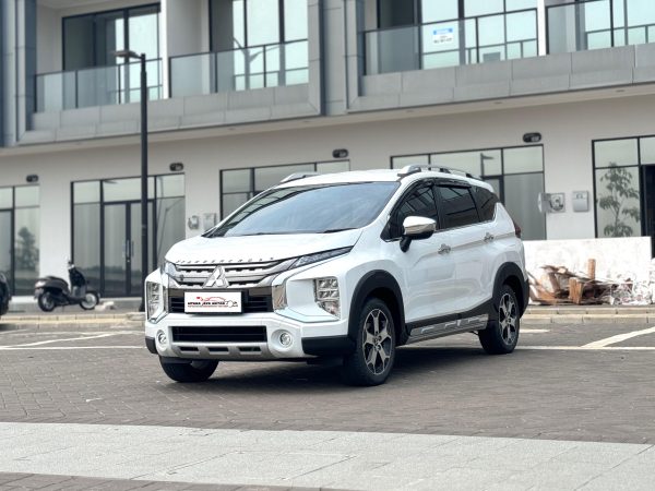 XPANDER CROSS PREMIUM AT PUTIH 2021 - Gambar 2