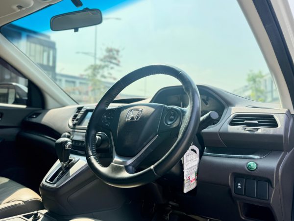 CRV 2.4 PRESTIGE AT PUTIH 2014 - Gambar 9