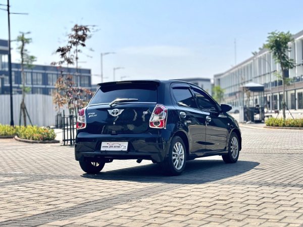 ETIOS VELCO G MT HITAM 2015 - Gambar 2