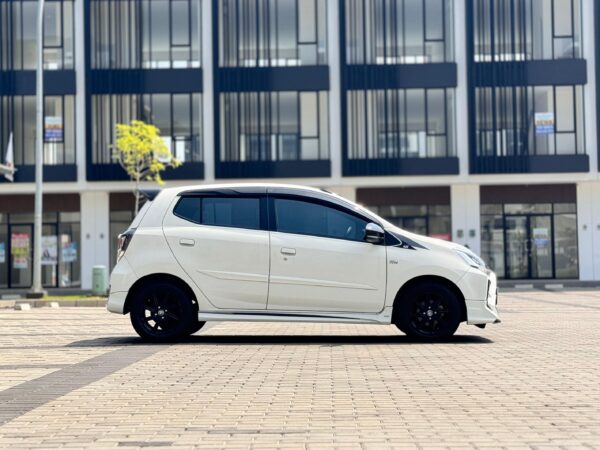 AGYA 1.2 GR SPORT AT PUTIH 2022 - Gambar 5