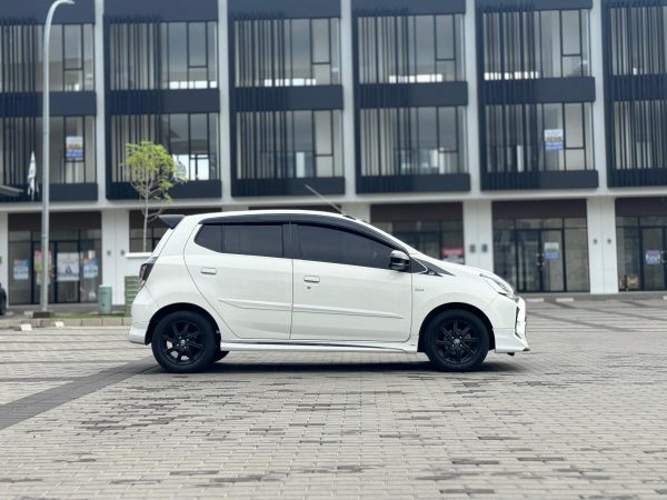AGYA 1.2 GR SPORT AT PUTIH 2022 - Gambar 7