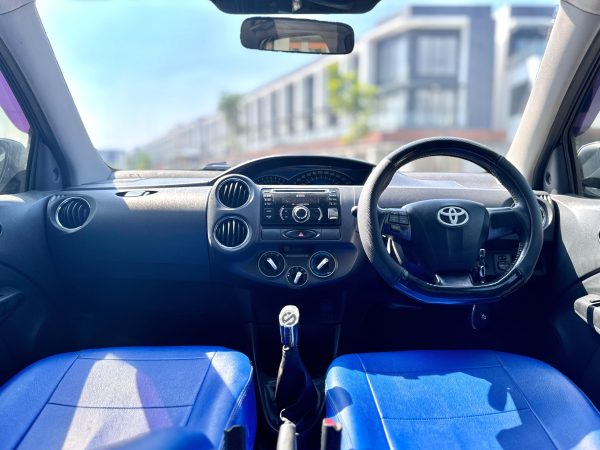 ETIOS VELCO G MT HITAM 2015 - Gambar 10