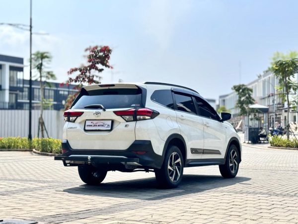 RUSH GR SPORT AT PUTIH 2022 - Gambar 4