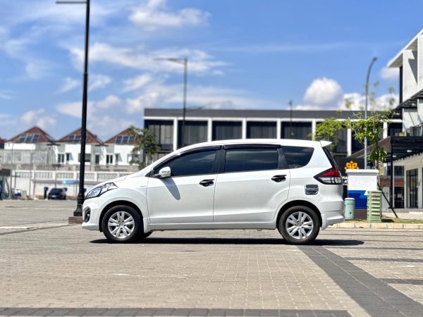 ERTIGA GX MT PUTIH 2018 - Gambar 5