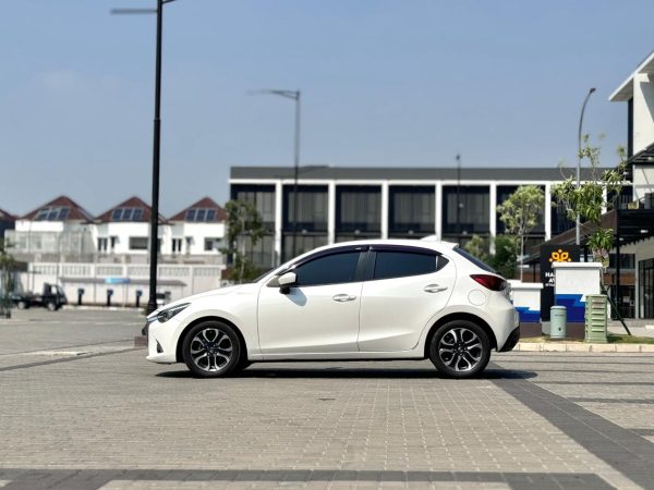 MAZDA Z R AT PUTIH 2017 - Gambar 6