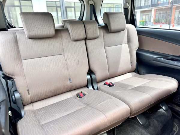 AVANZA 1.3 E AT HITAM 2018 - Gambar 13