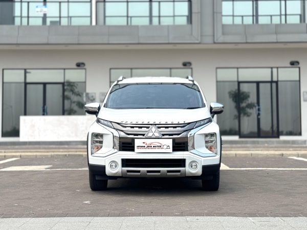 XPANDER CROSS PREMIUM AT PUTIH 2021