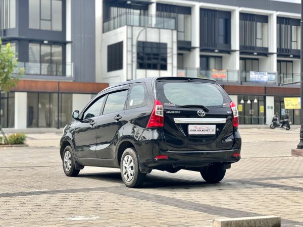 AVANZA 1.3 E AT HITAM 2018 - Gambar 5