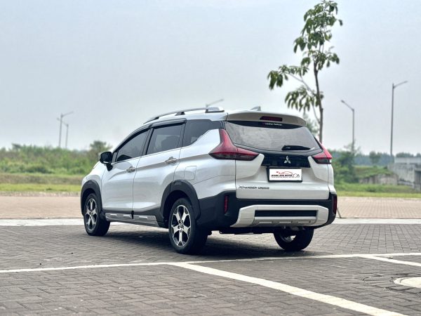 XPANDER CROSS PREMIUM AT PUTIH 2021 - Gambar 6