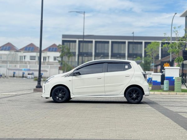 AGYA 1.2 GR SPORT AT PUTIH 2022 - Gambar 6
