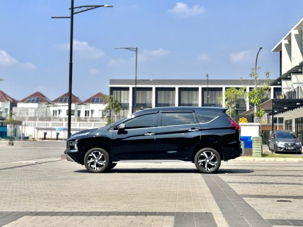XPANDER ULTIMATE AT HITAM 2023 - Gambar 5