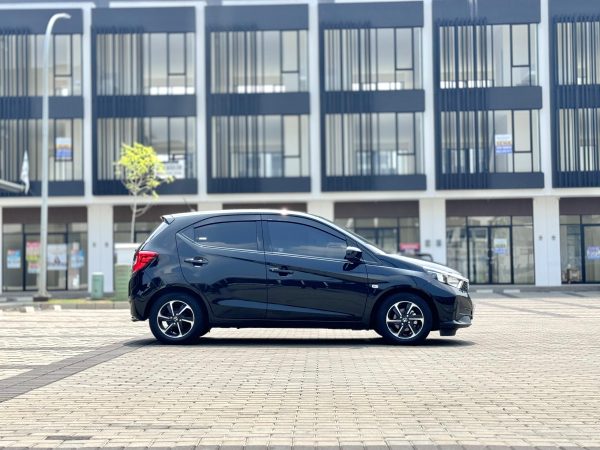 BRIO E AT HITAM 2024 - Gambar 5