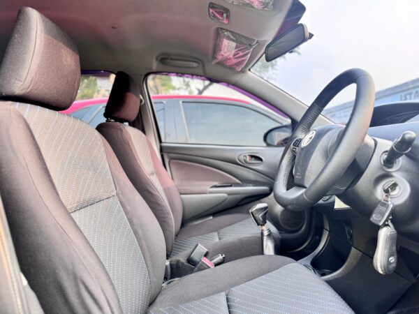 ETIOS VELCO G MT HITAM 2015 - Gambar 10