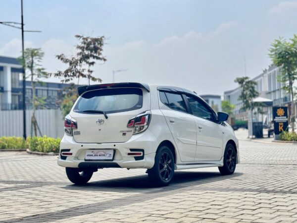 AGYA 1.2 GR SPORT AT PUTIH 2022 - Gambar 7