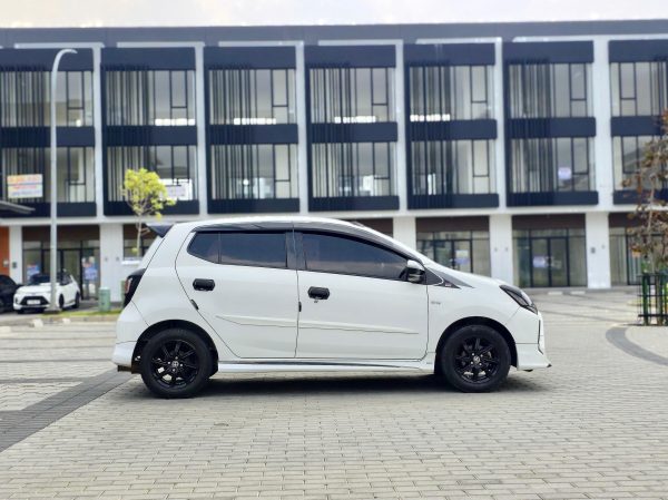 AGYA 1.2 GR SPORT AT PUTIH 2022 - Gambar 5