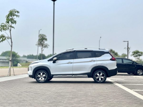 XPANDER CROSS PREMIUM AT PUTIH 2021 - Gambar 5