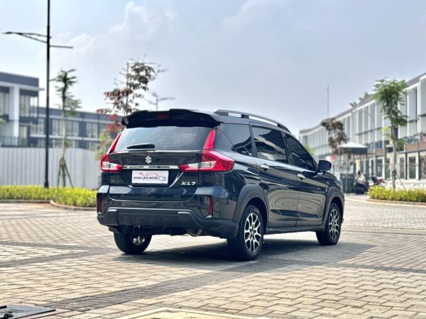 XL7 BETA AT HITAM 2022 - Gambar 4