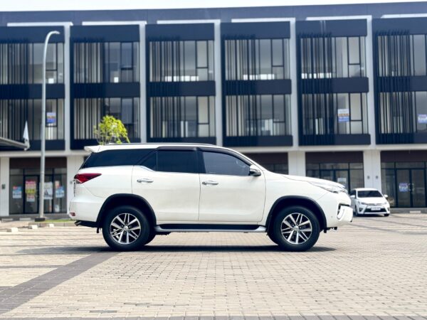 FORTUNER 2.4 VRZ AT PUTIH 2016 - Gambar 7