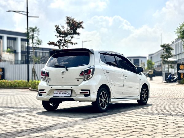 AGYA 1.2 GR SPORT MT PUTIH 2021 - Gambar 5