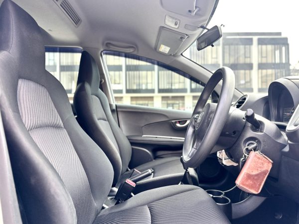 MOBILIO RS MT SILVER 2015 - Gambar 11