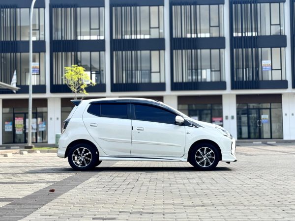 AGYA 1.2 GR SPORT MT PUTIH 2021 - Gambar 6