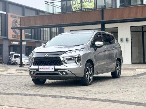 XPANDER ULTIMATE AT SILVER 2022 - Gambar 2