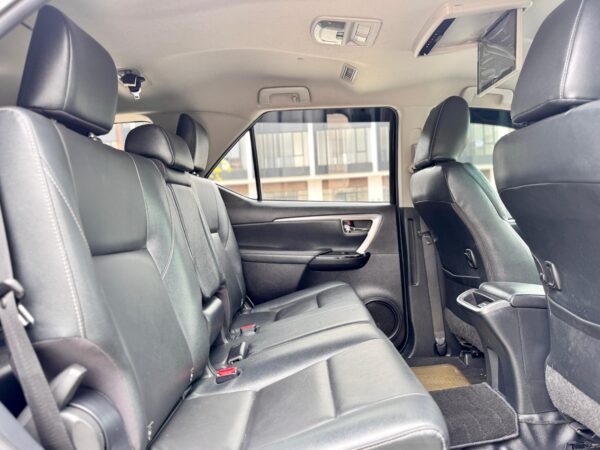 FORTUNER 2.4 VRZ GR SPORT AT HITAM 2022 - Gambar 13