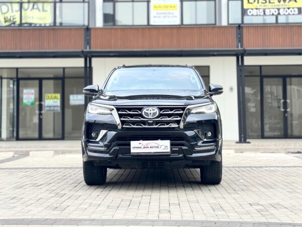 FORTUNER 2.4 VRZ GR SPORT AT HITAM 2022