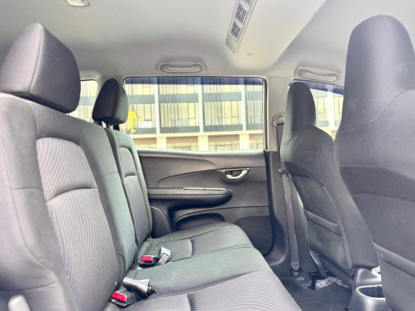 MOBILIO RS MT SILVER 2015 - Gambar 13
