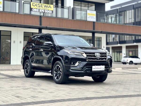 FORTUNER 2.4 VRZ GR SPORT AT HITAM 2022 - Gambar 2