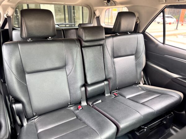 FORTUNER 2.4 VRZ GR SPORT AT HITAM 2022 - Gambar 14